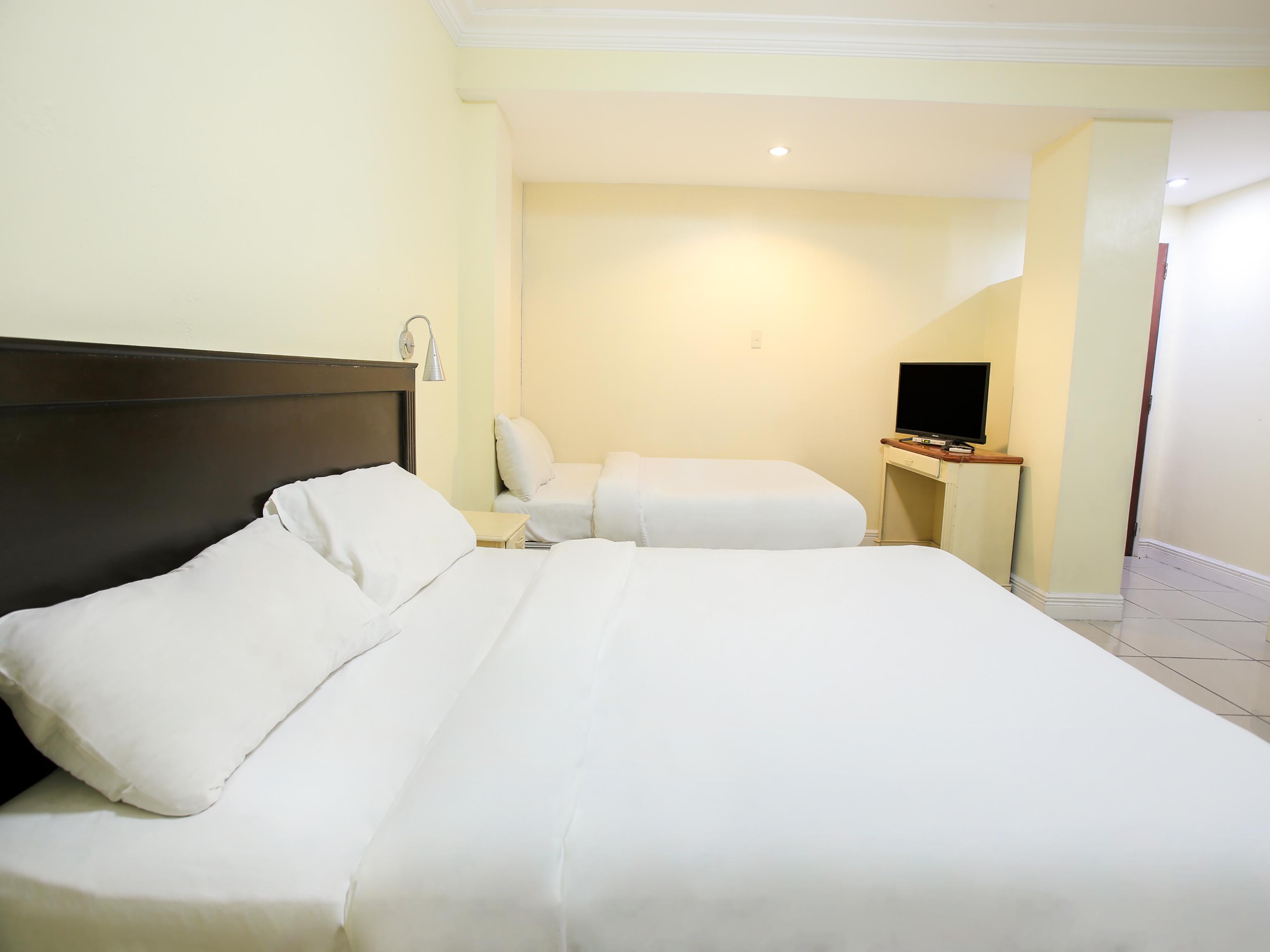 Hotel Euroasia By Bluebookers Angeles Zewnętrze zdjęcie