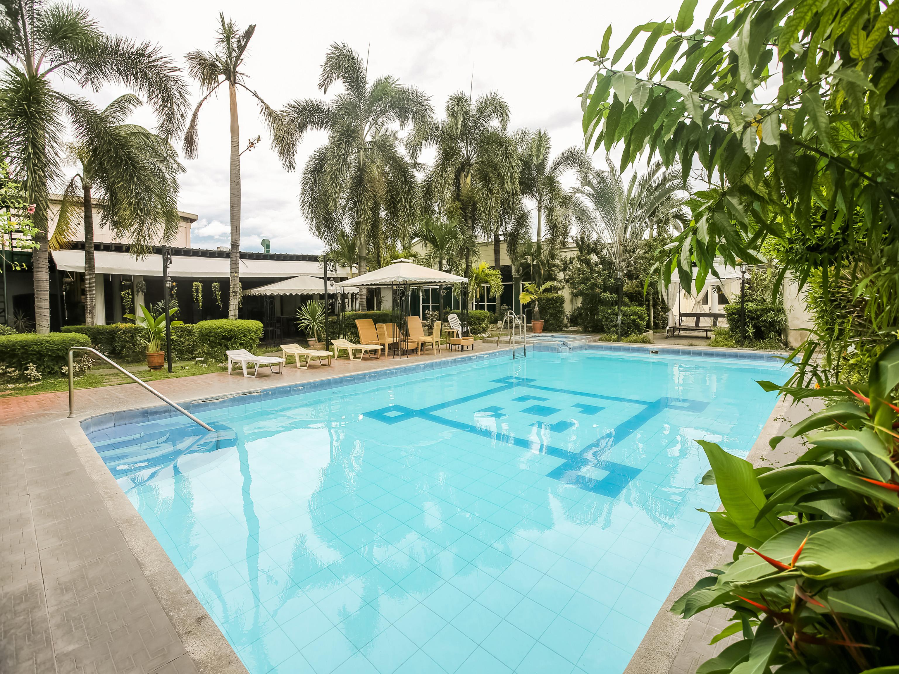 Hotel Euroasia By Bluebookers Angeles Zewnętrze zdjęcie