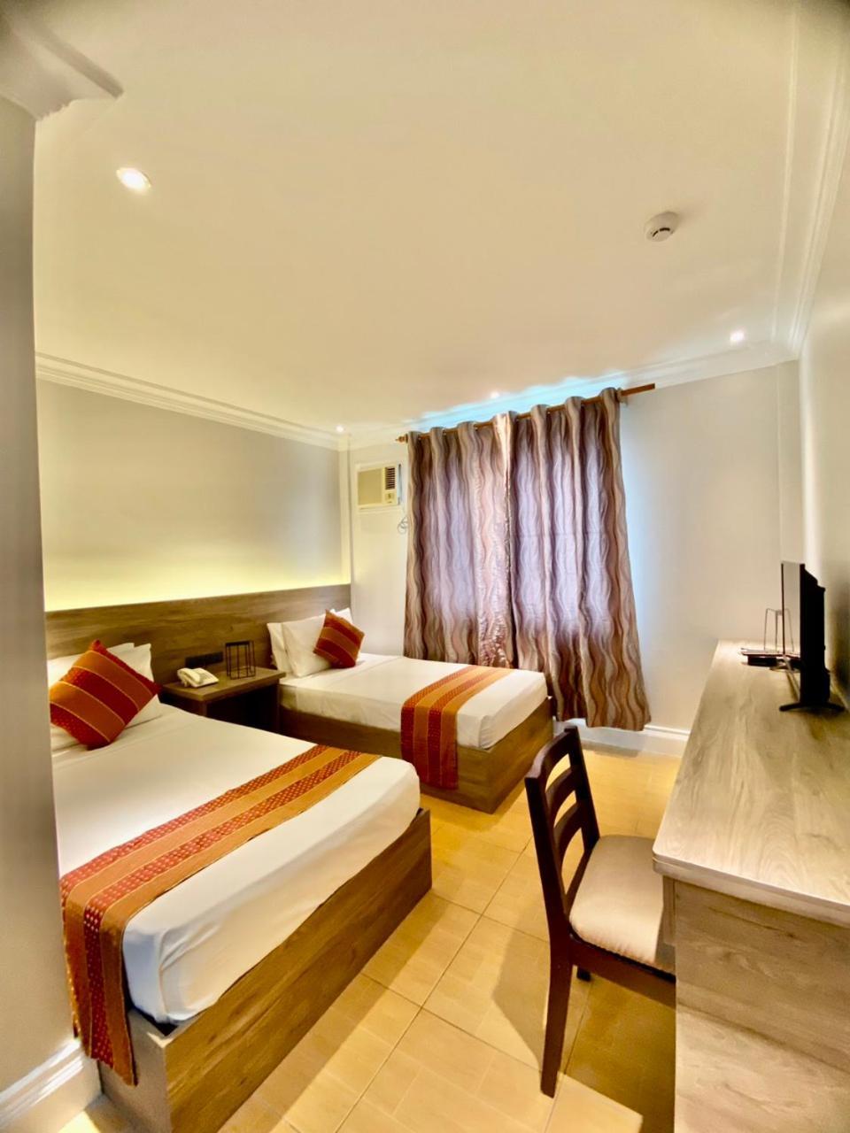 Hotel Euroasia By Bluebookers Angeles Zewnętrze zdjęcie