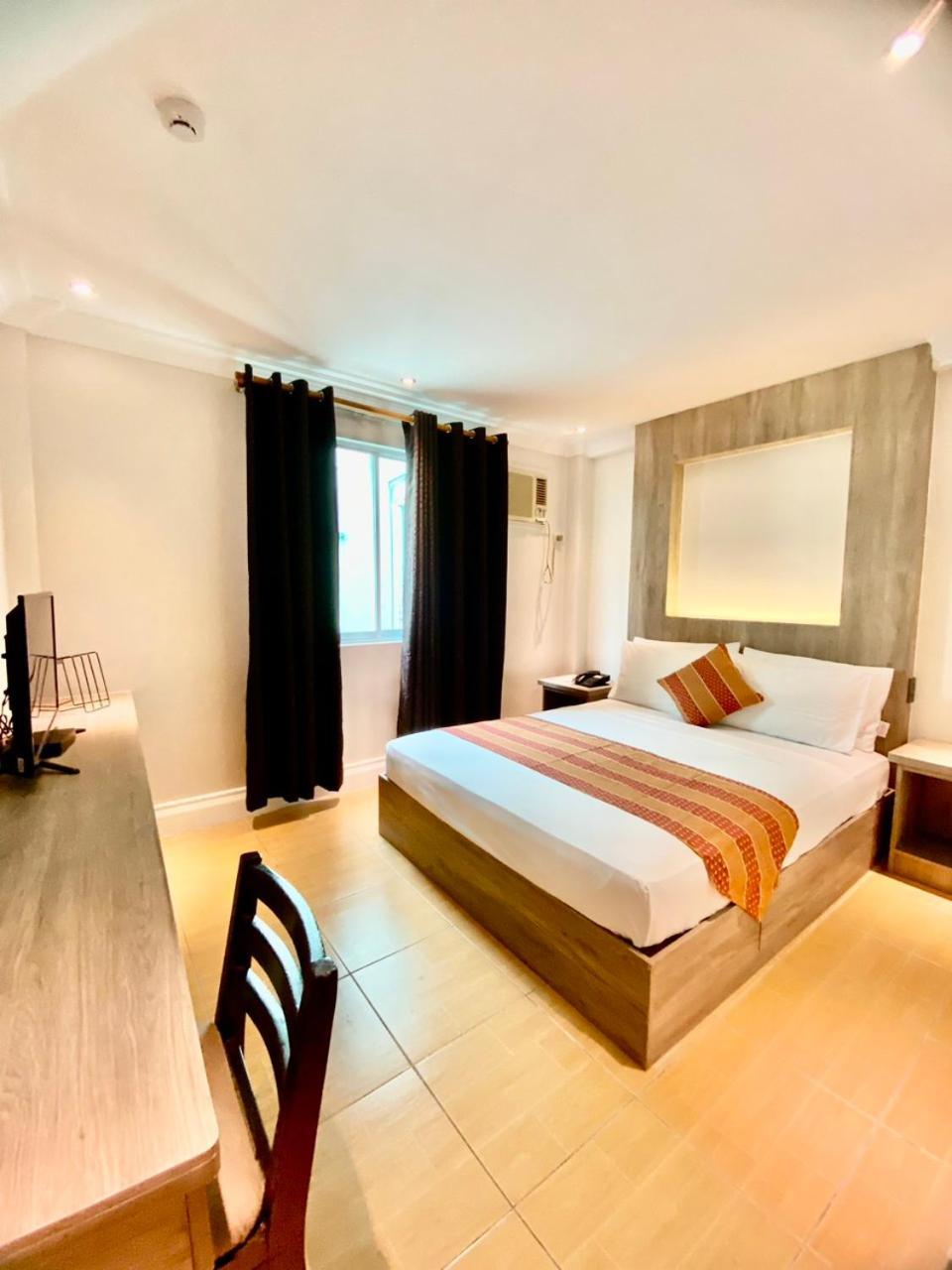 Hotel Euroasia By Bluebookers Angeles Zewnętrze zdjęcie
