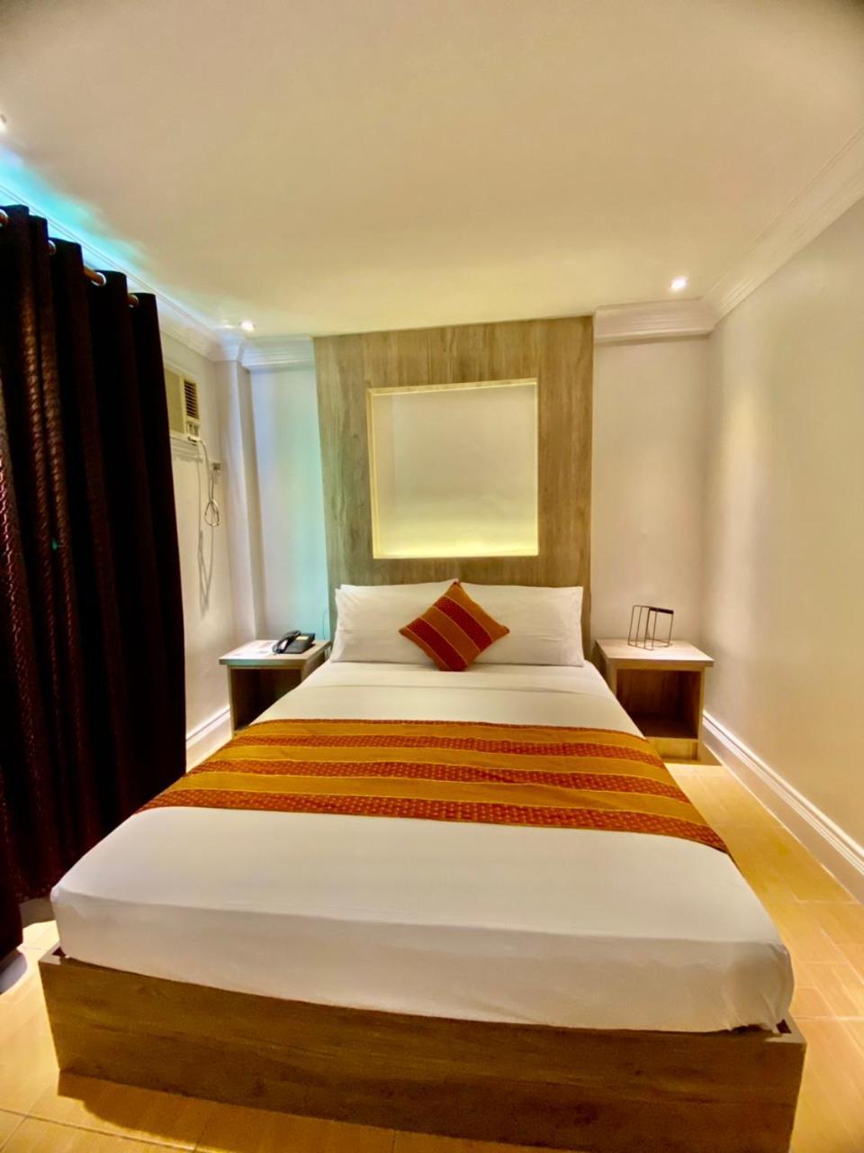 Hotel Euroasia By Bluebookers Angeles Zewnętrze zdjęcie