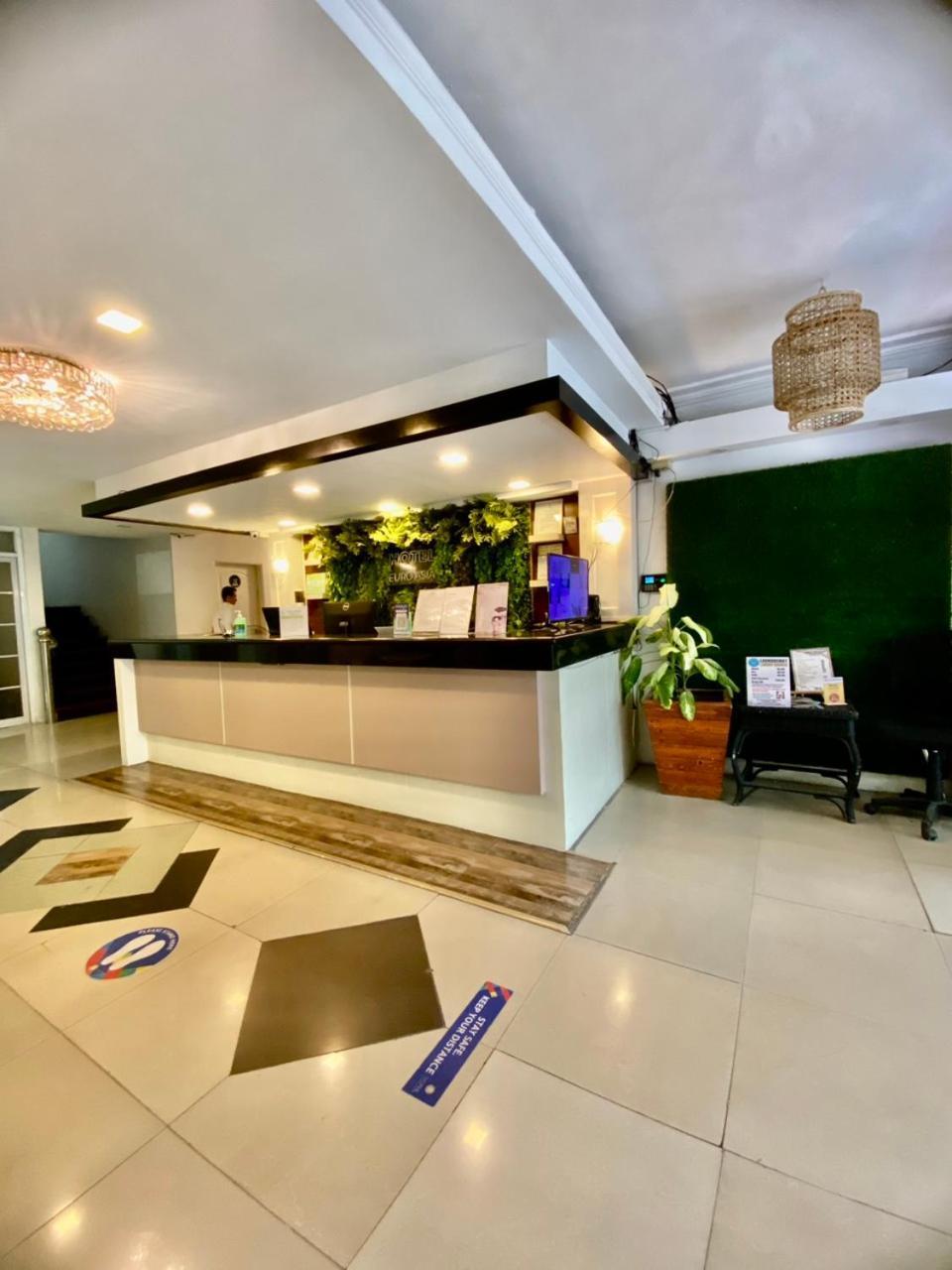 Hotel Euroasia By Bluebookers Angeles Zewnętrze zdjęcie