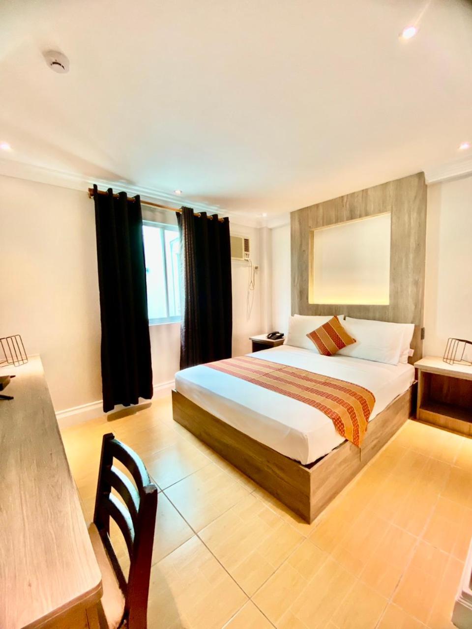 Hotel Euroasia By Bluebookers Angeles Zewnętrze zdjęcie