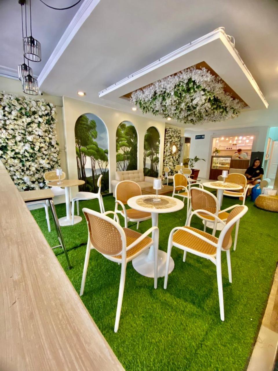 Hotel Euroasia By Bluebookers Angeles Zewnętrze zdjęcie