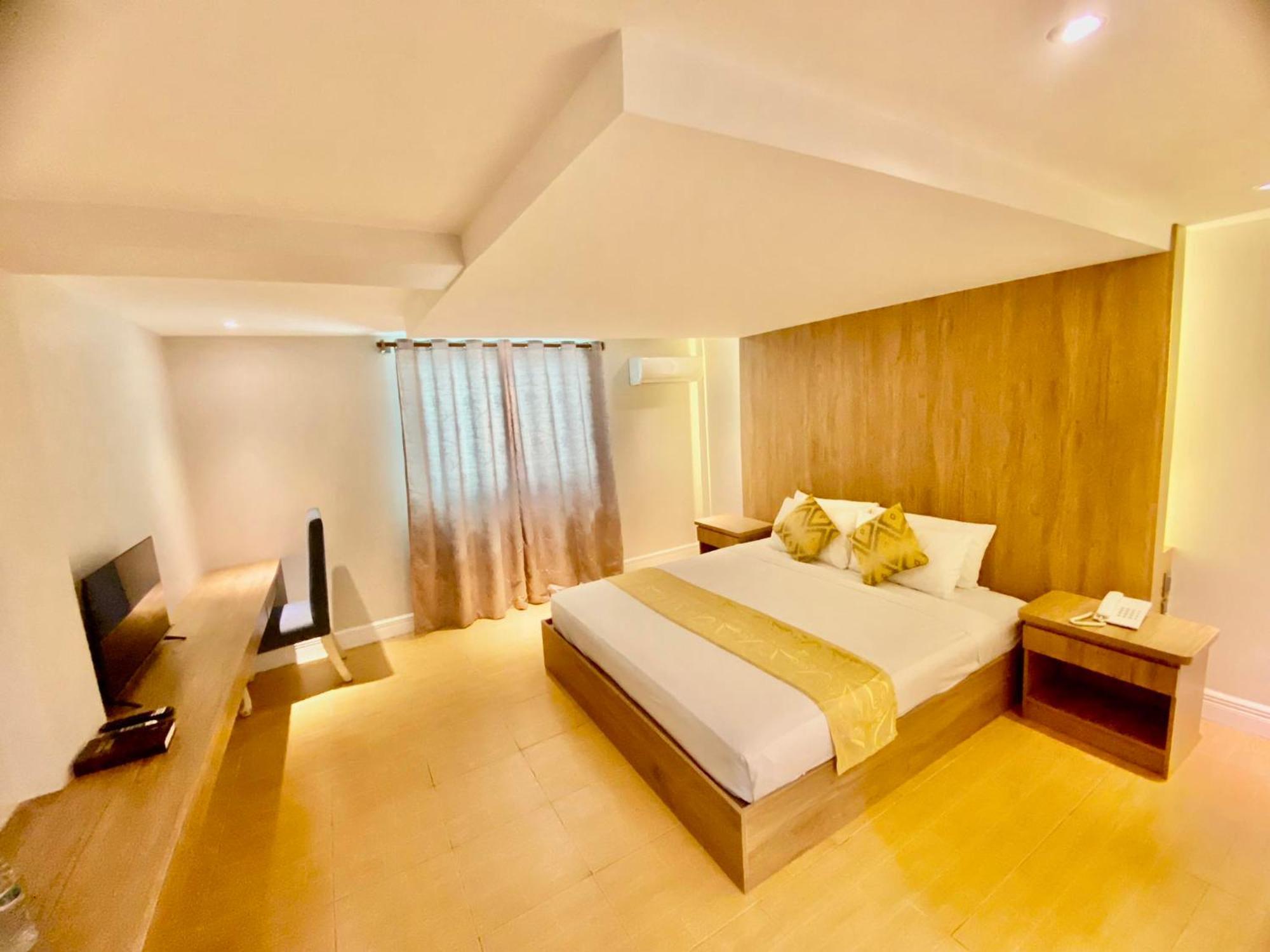 Hotel Euroasia By Bluebookers Angeles Zewnętrze zdjęcie