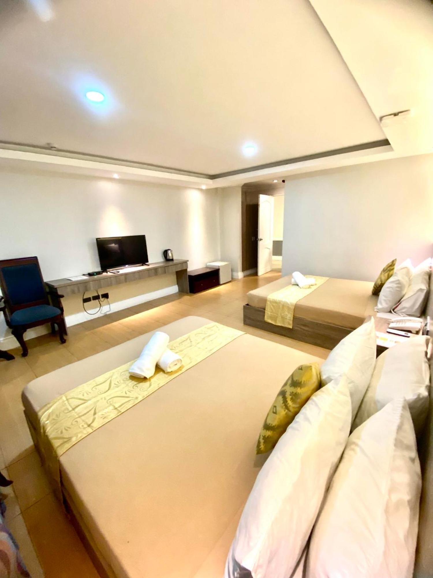 Hotel Euroasia By Bluebookers Angeles Zewnętrze zdjęcie